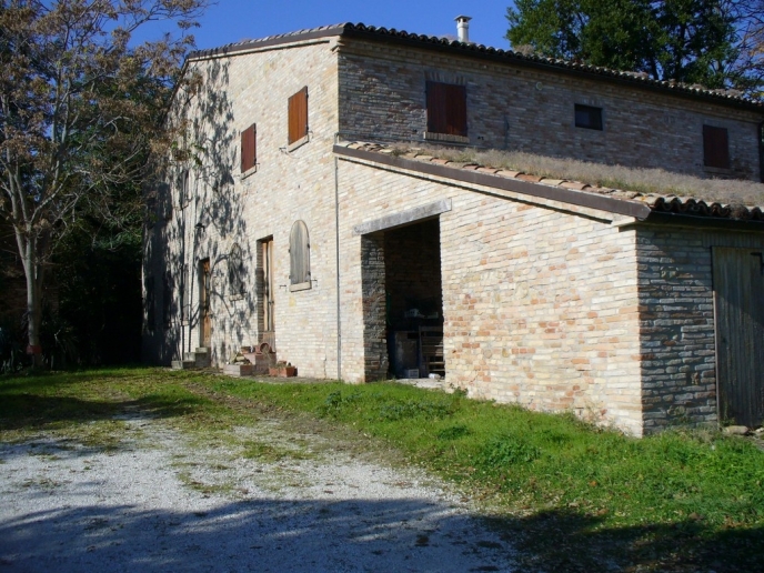 2. CHIESETTA facciata.JPG