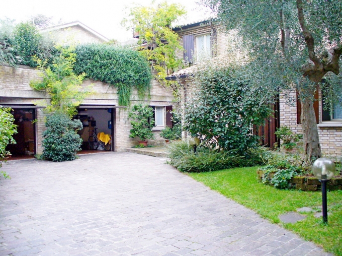 Pesaro - zona panoramica san bartolo - unifamiliare villa in vendita